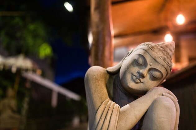 Sleeping Angkor - Photo3