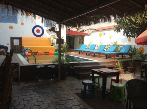 The Living Quarters Hostel 543 - Photo2