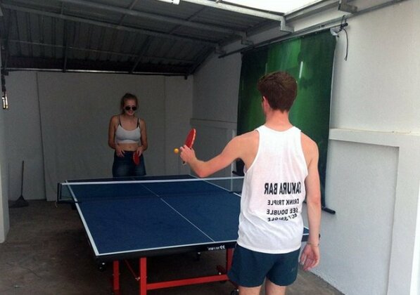 The Living Quarters Hostel 543 - Photo4