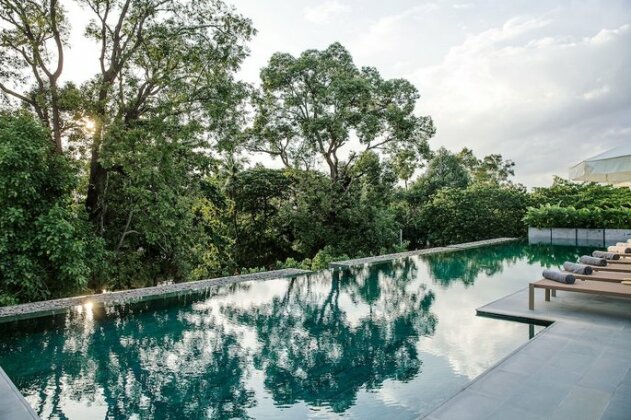 Treeline Urban Resort - Photo2