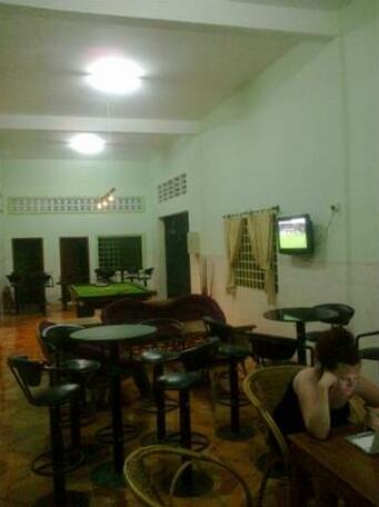 Big John's Chil-axn Hostel - Photo5