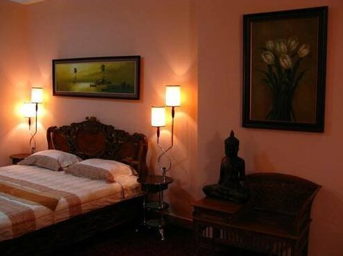 Snake House - Photo2