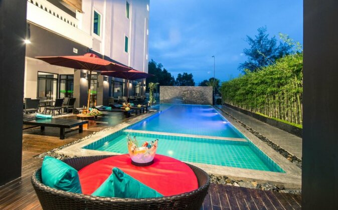 The Palm Palace Resort - Photo3