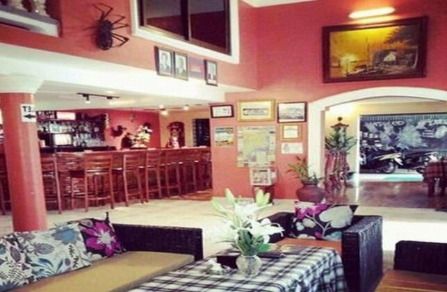 The Small Hotel - Photo4
