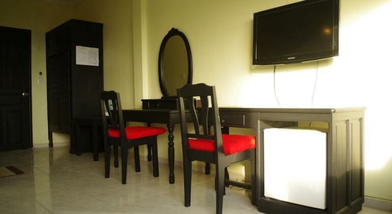 Windmill Hotel - Photo4