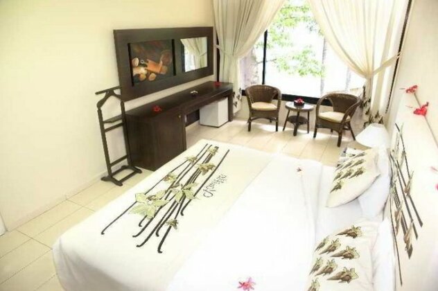 Cristal Itsandra Beach Hotel - Photo2