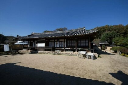 Namhogootaek