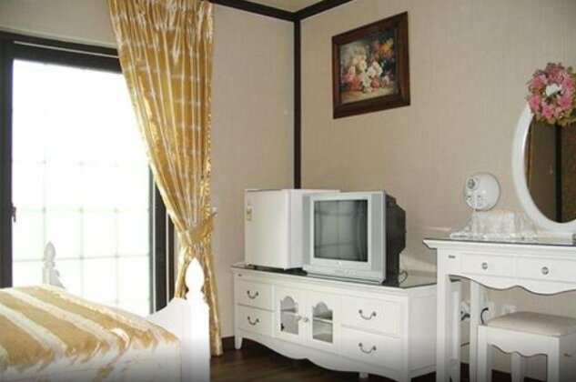 Boryeong Bluehill Pension - Photo2