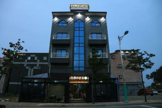 Daecheon Jewelry Pensions