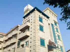 Sunset Park Hotel - Photo2