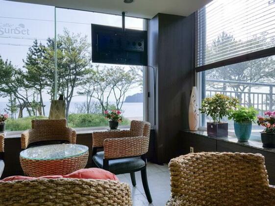 Sunset Park Hotel - Photo5