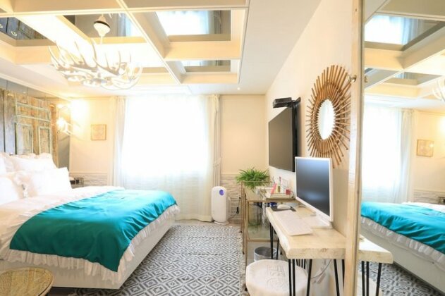 Boutique Hotel February SongJeong - Photo4