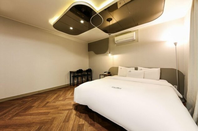 Bricks Guesthouse Haeundae - Photo2
