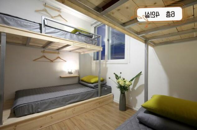 First Guesthouse - Photo3