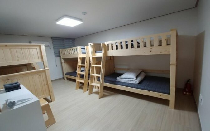 Haeundae Selleom Guesthouse - Photo3