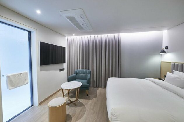 Hound Hotel Yeonsan - Photo2