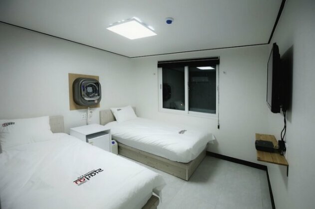 Stayan Guesthouse - Photo5