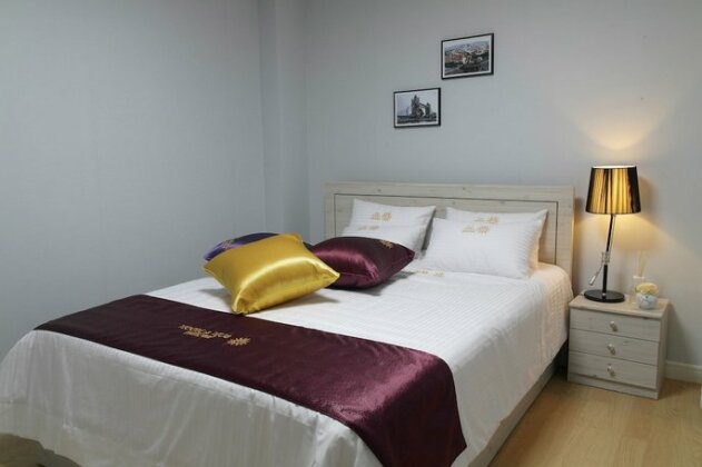 Sun and Moon Guest House - Hostel - Photo3