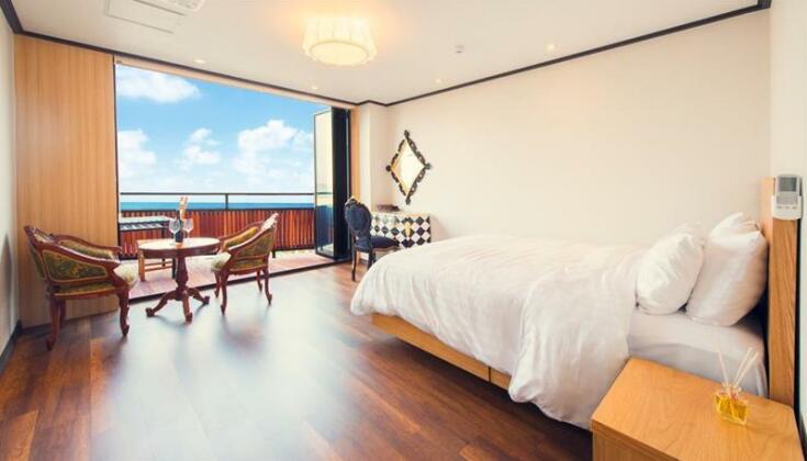 Sun & Moon Poolvilla - Photo2