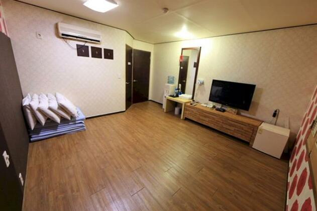 Valentine Hotel Busan - Photo2
