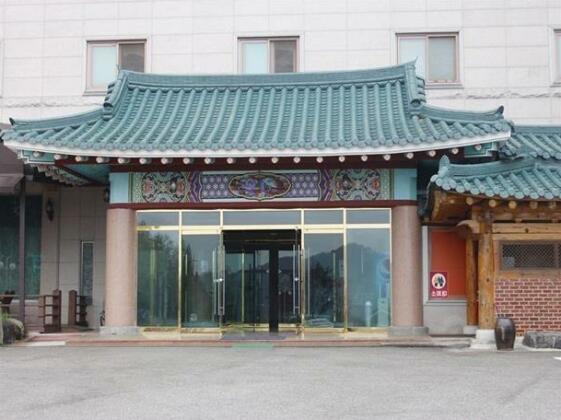 Baekje Tourist Hotel
