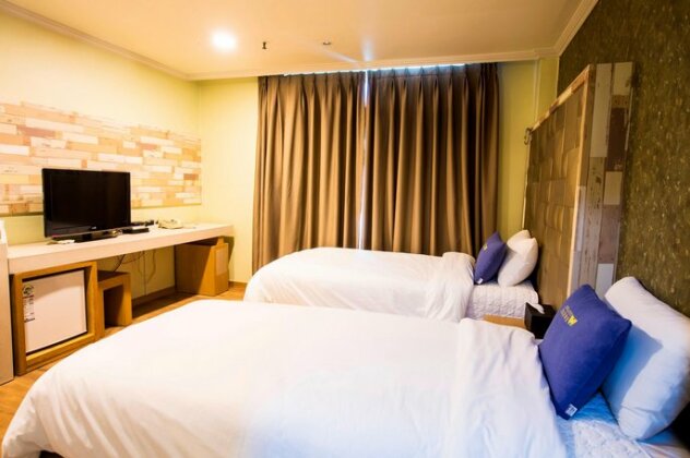 Central Hotel Changwon - Photo2