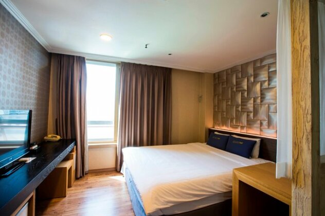 Central Hotel Changwon - Photo3