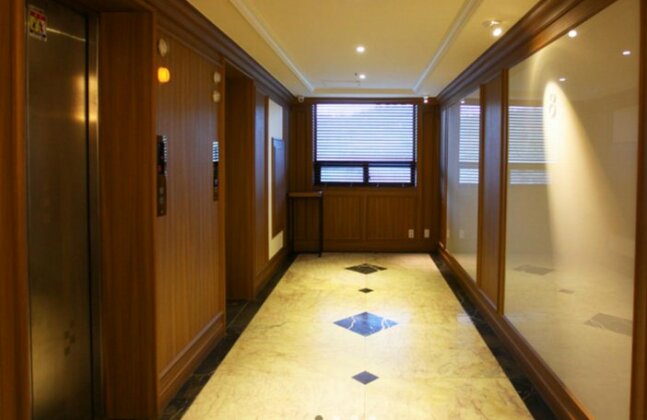 Crown Hotel in Changwon - Photo4