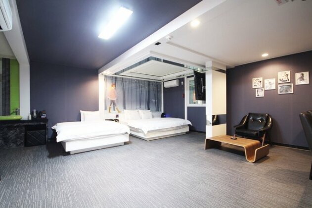 Hotel V in Myeongseo-dong Changwon - Photo2