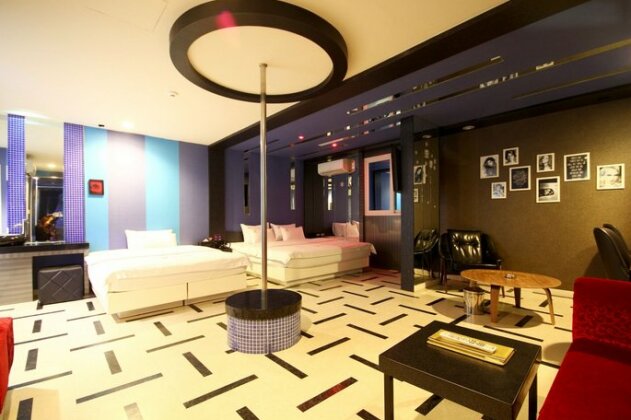 Hotel V in Myeongseo-dong Changwon - Photo3