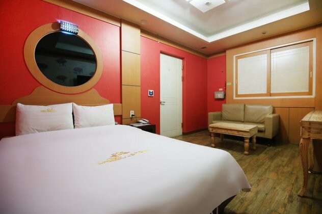 Cheonan Adonis - Photo2
