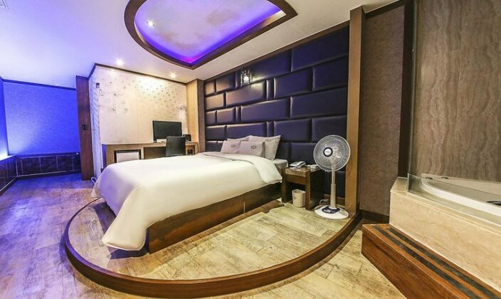 Hotel J-TOP Cheonan - Photo2