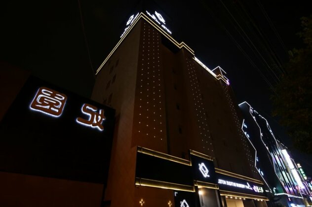 Cheongju LuCe Hotel