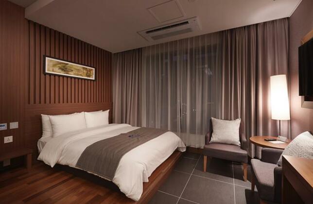 H Hotel Sejong City - Photo4