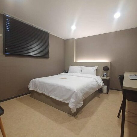 Hotel Ben Cheongju - Photo2