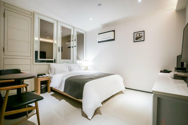 Yello Hotel - Photo4