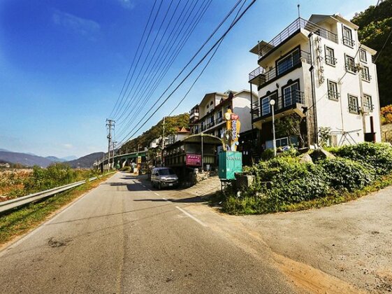 Chuncheon Beautiful House Pension - Photo2