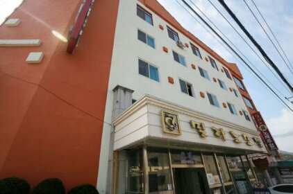 Milano Hotel Chungju