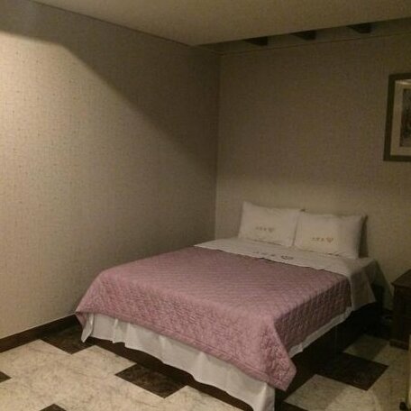 Romance Hotel Chungju