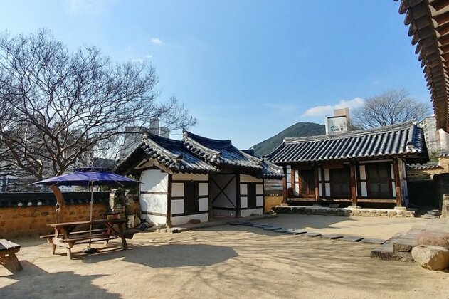 Pyochungjae Hanok Guesthouse