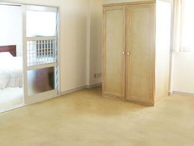 B Station Hotel - Photo4