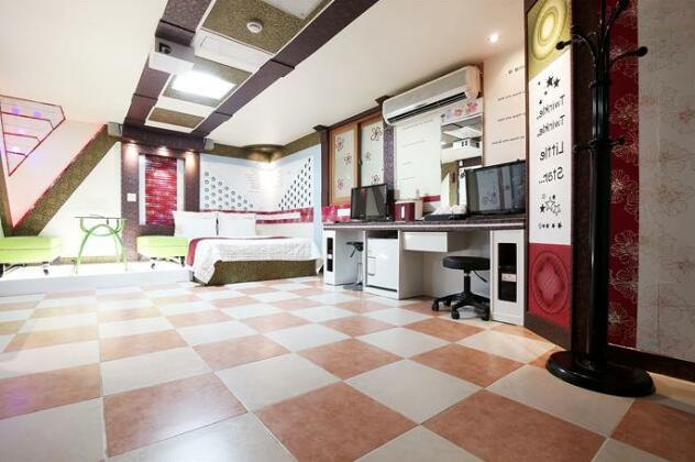 Castle Motel Daejeon - Photo2