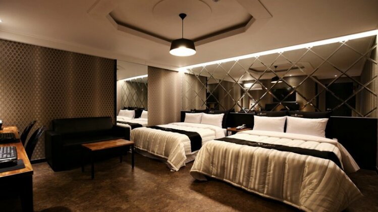 Hotel Nine - Photo4