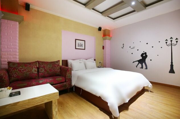 Hotel Rooky - Photo2