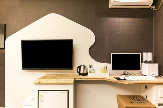 Refined Hotel - Photo2