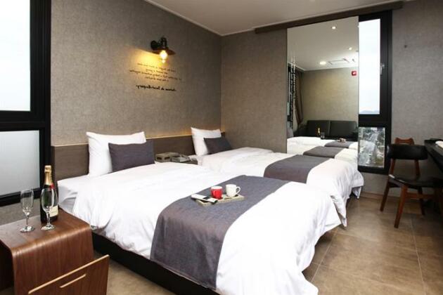 S&Nabom Hotel - Photo4