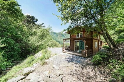 Danyang Sobaeksan Log Pension