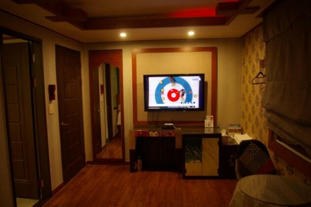 All In Motel - Photo3