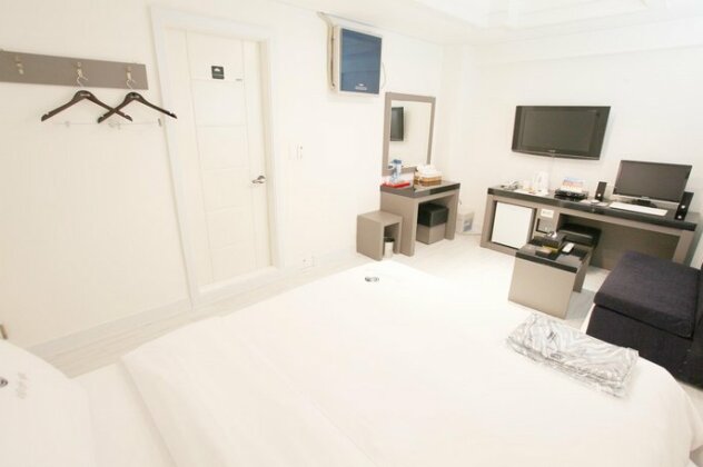 Br Hotel Gangneung - Photo4