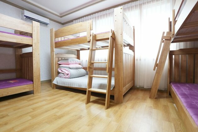 Gangneung Chodang Guesthouse - Hostel - Photo2